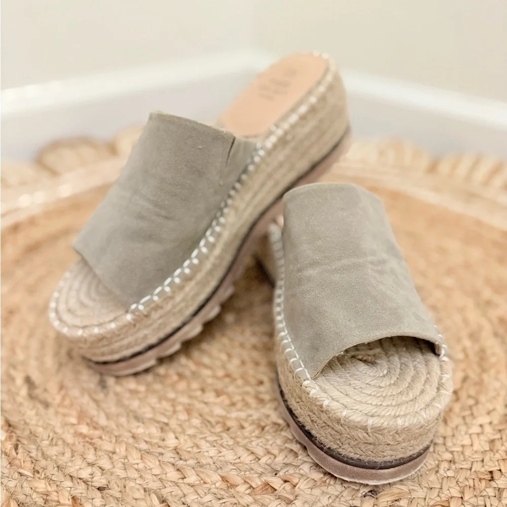 🌾 Oasis Society of California Platform Espadrille Slide in Stone